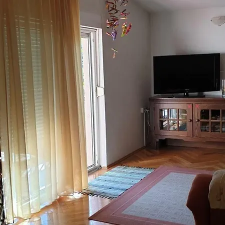 Apartament Apartman Lili *