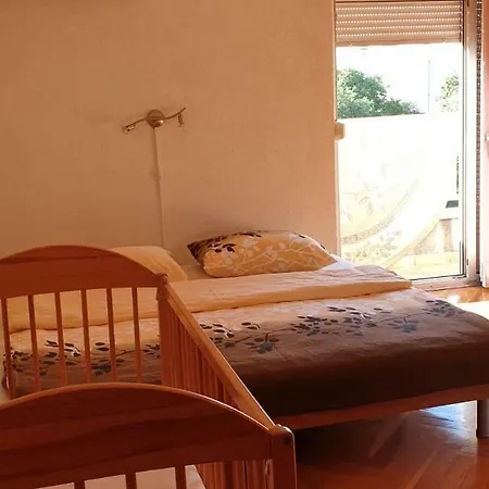 Apartman Lili *